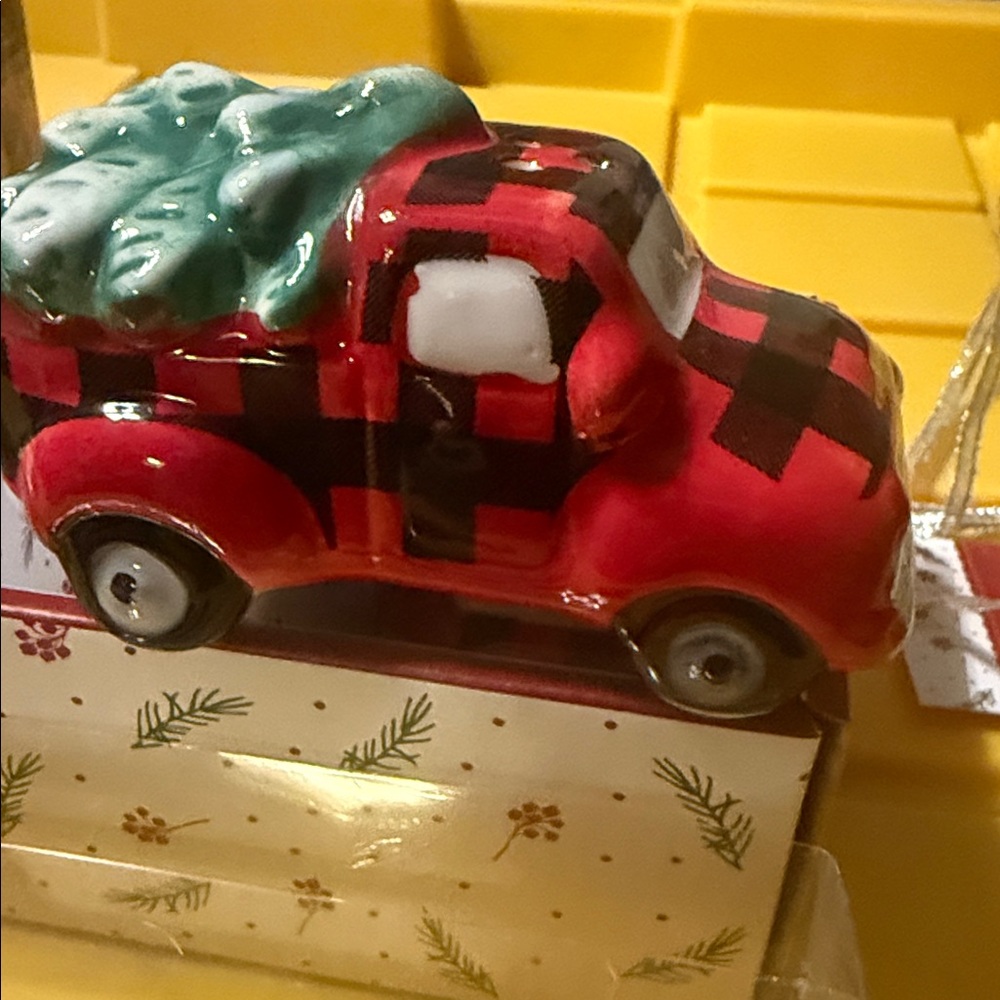 Festive Plaid Candle Set
